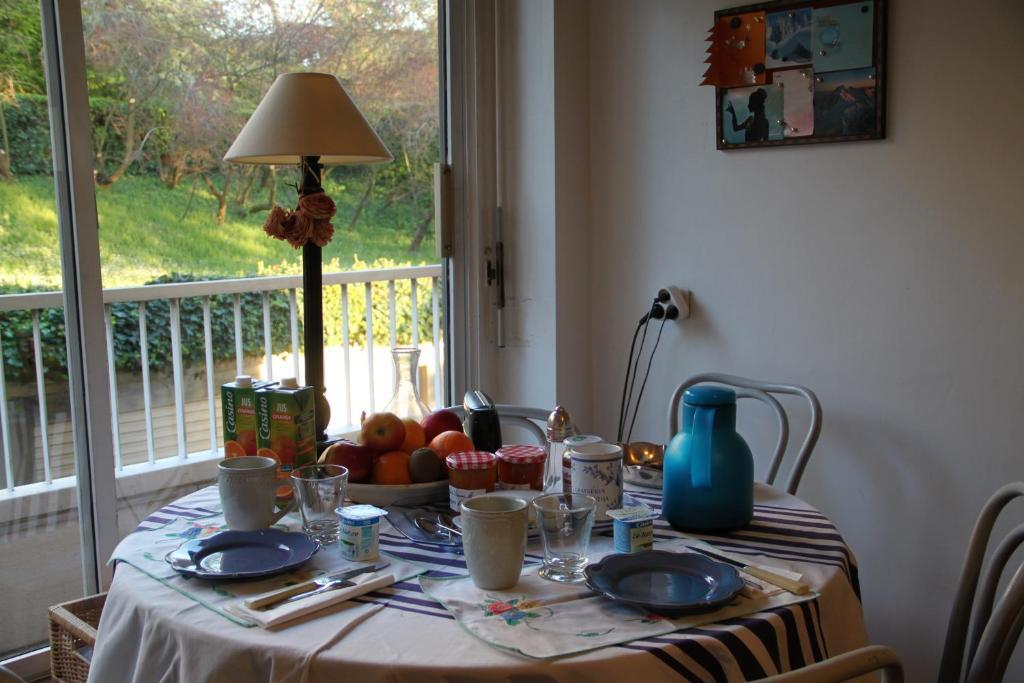 Bed and Breakfast Les Hauts De Perrache Сен-Фуа-ле-Льон Номер фото